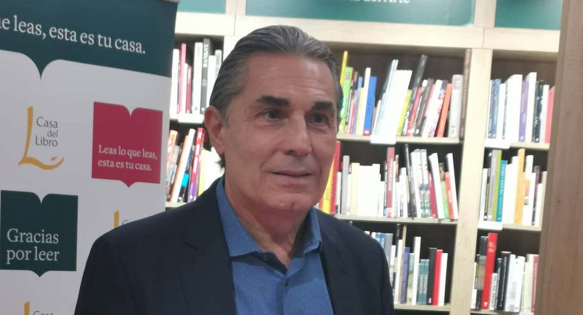 Sergio Scariolo durante la presentación de su libro, 'Mi amor por el baloncesto'. /GUILLERMO GARCÍA