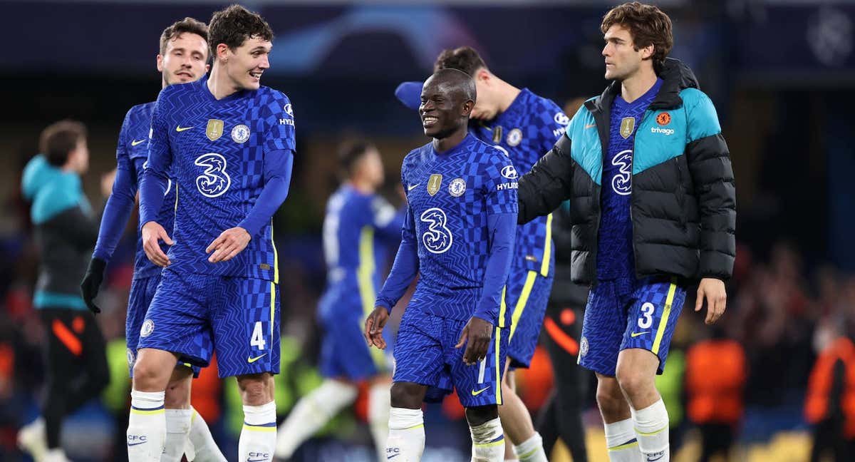 Christensen, Kanté y Marcos Alonso, tras un partido con el Chelsea la temporada pasada. /GETTY