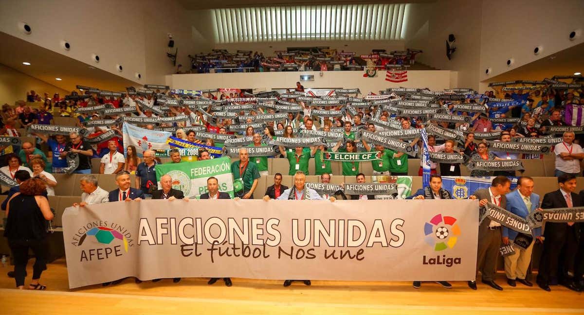 Aficiones Unidas durante un congreso en Granada /Aficiones Unidos