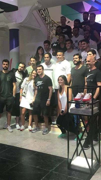Vinicius, junto a Ronaldo y Ronaldinho en un evento de Nike.
