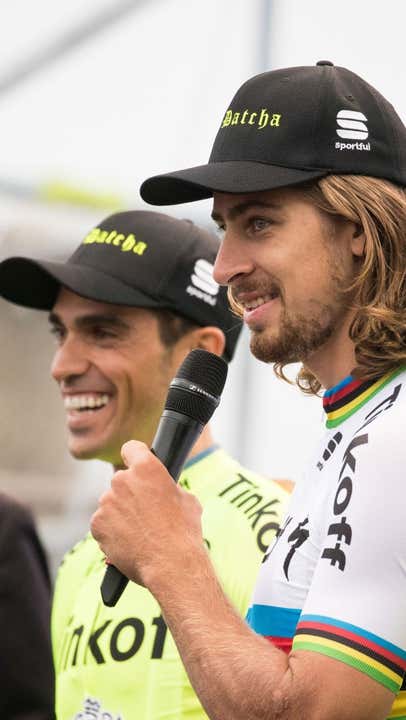 Peter Sagan, campeón del mundo, junto a Alberto Contador durante su época compartida en Tinkoff. ASO / BEARDY MCBEARD