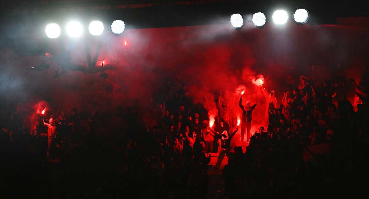 Aficionados del Benfica en el estadio de Da Luz. /GETTY