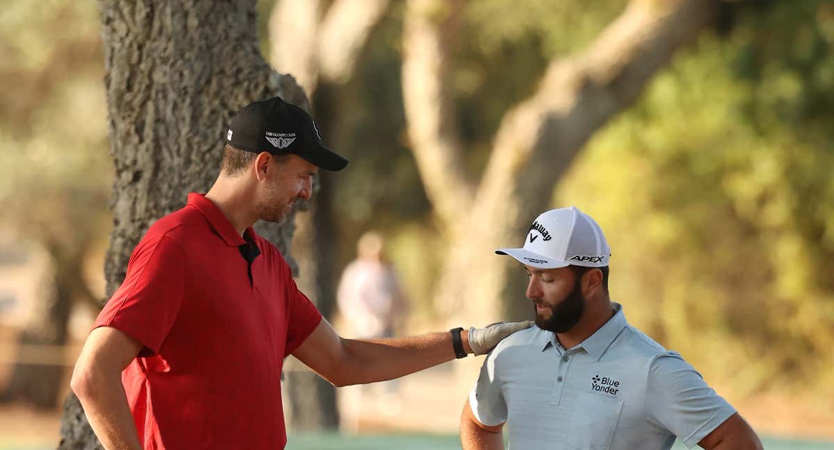 Pau Gasol conversa con John Rahm en Valderrama en una foto de archivo. /Getty