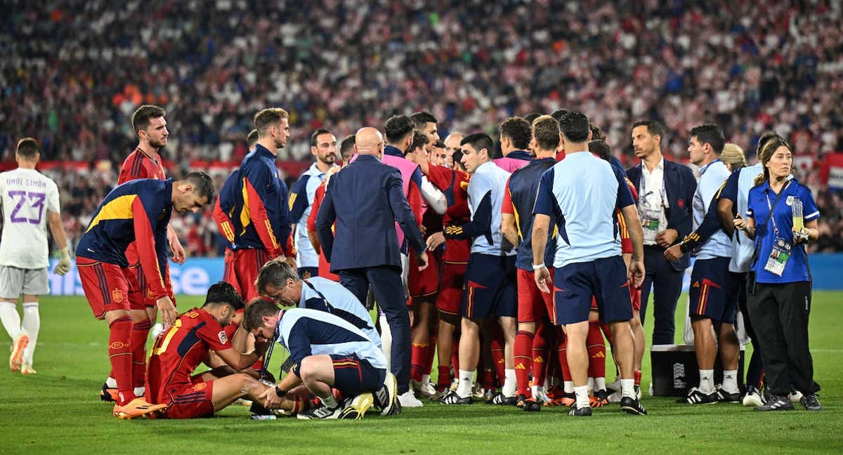 Los jugadores españoles, antes de la tanda de penaltis./GETTY