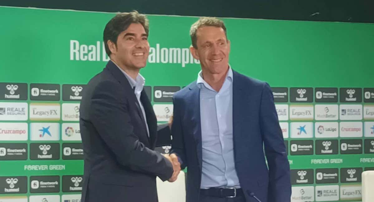 El presidente, Ángel Haro, junto al director deportivo, Ramón Planes./Relevo