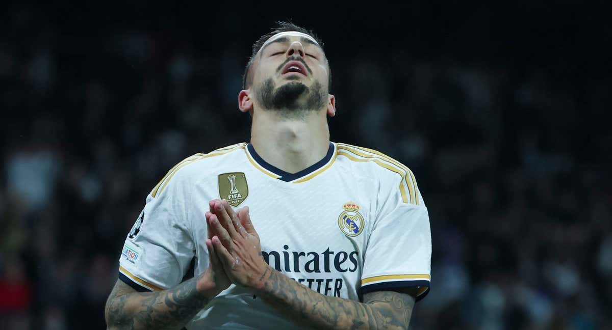 Joselu pide perdón al Santiago Bernabéu tras marcar el cuarto gol y haber fallado varias ocasiones. /EFE