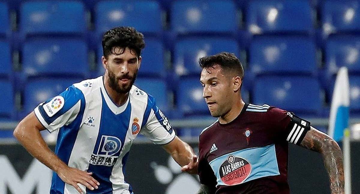 Hugo Mallo (d), durante un Espanyol-Celta. /EFE/Andreu Dalmau