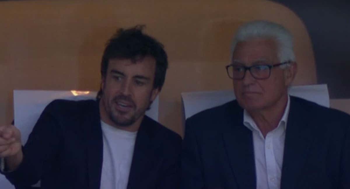 Alonso, en el palco del Bernabéu./