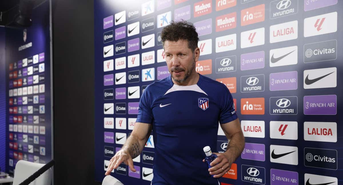 Simeone durante la rueda de prensa. /EFE