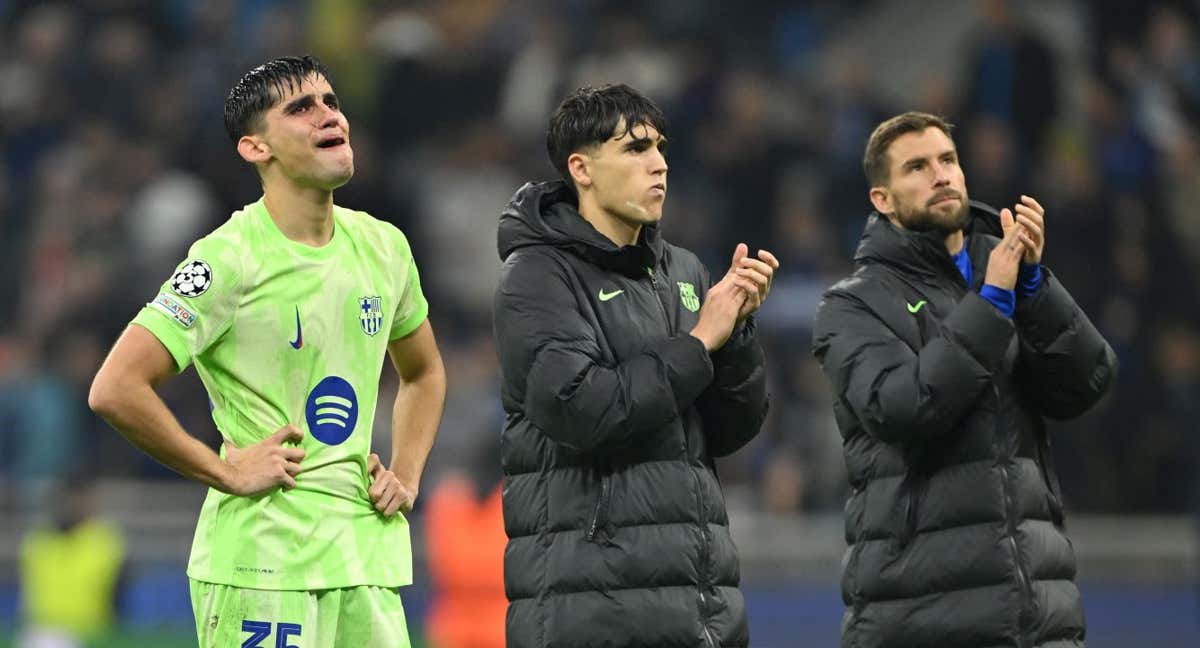 Gerard Martín, llorando, sobre el césped del Giuseppe Meazza, en la noche del martes. /GETTY