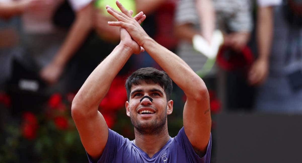 Carlos Alcaraz gana y convence en su estreno en Roma ante Lajovic. /REUTERS