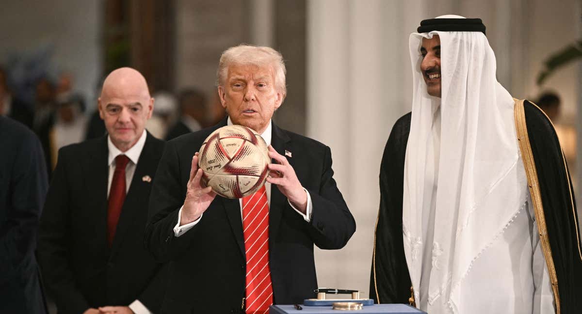Donald Trump y Gianni Infantino, en Doha. /AFP