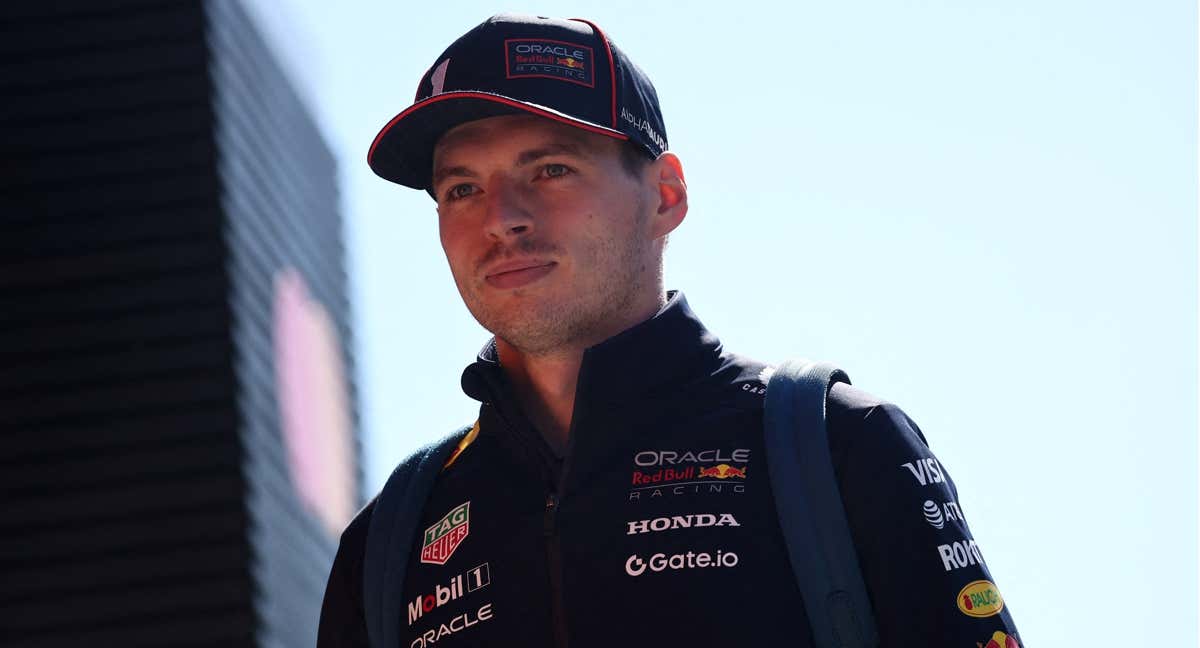 Max Verstappen llegando al circuito de Imola. /REUTERS/Jakub Porzycki