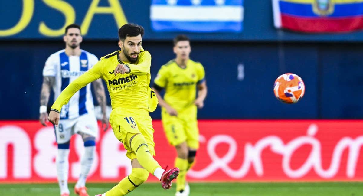 Álex Baena, esta temporada con el Villarreal. /EFE