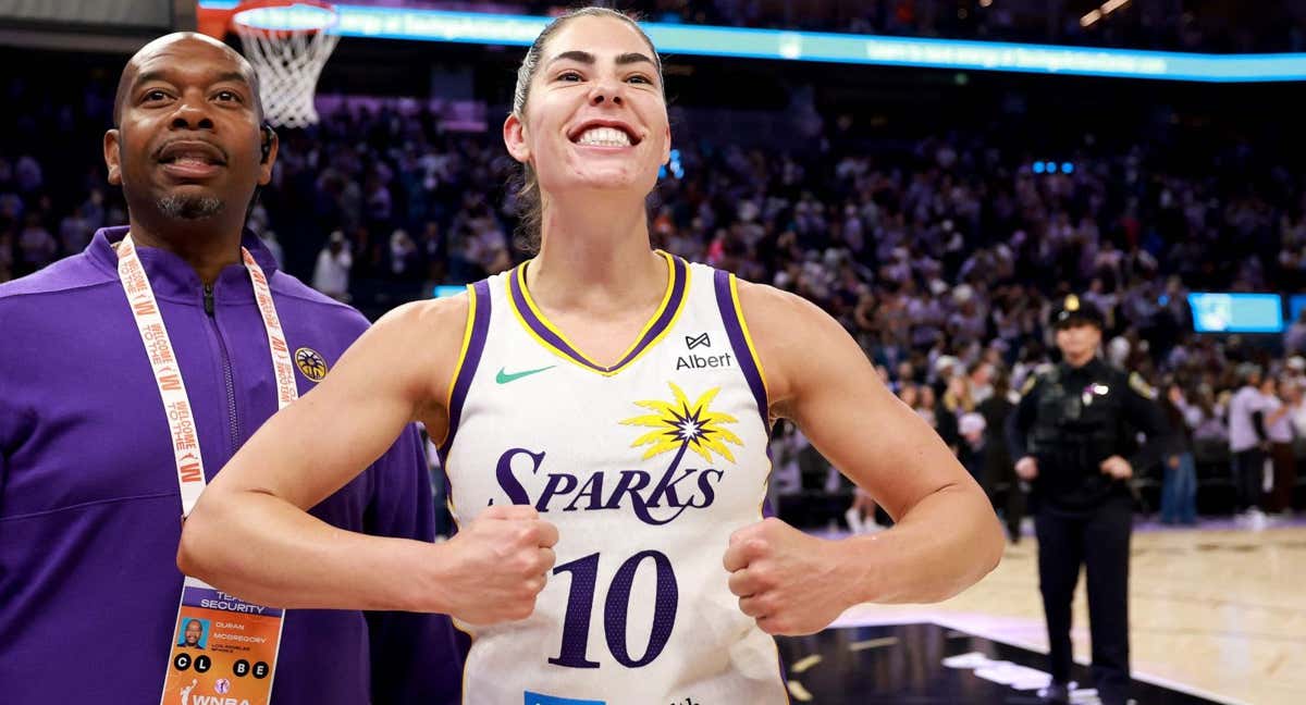 Kelsey Plum celebra el triunfo de las Sparks./AFP