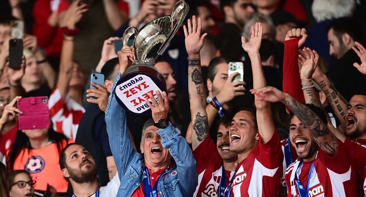 Olympiacos celebra la Copa griega./OLYMPIACOS