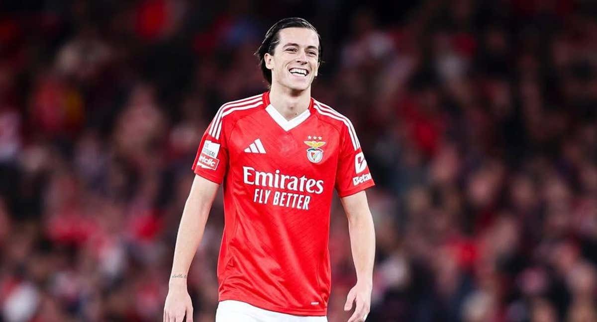 Álvaro Carreras, con el Benfica./@alvarocarreras3