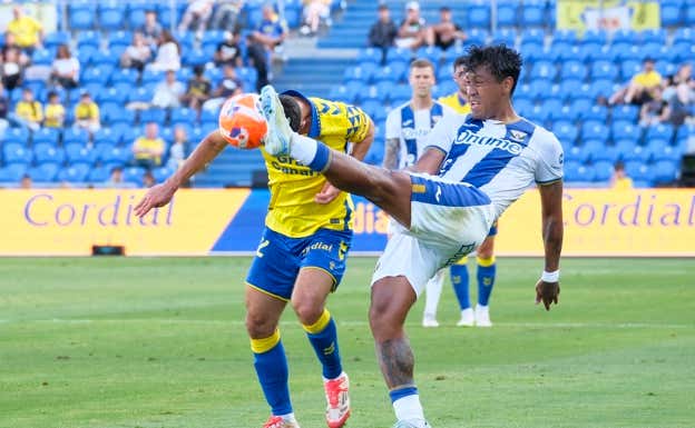 Tapia, en el partido ante Las Palmas de la jornada 37. EFE