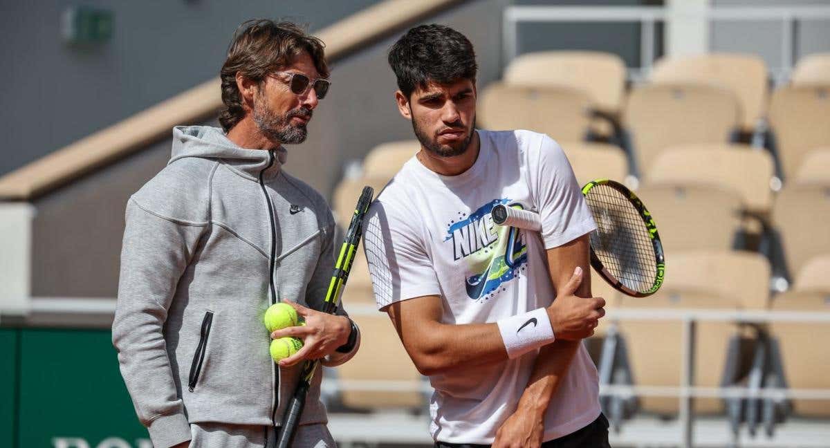 Alcaraz, junto a Ferrero./EFE/EPA/CHRISTOPHE PETIT TESSON