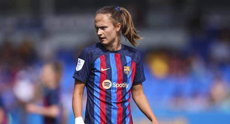 Hansen cumplió 100 partidos en el Barcelona contra el Madrid CFF.