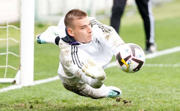 Lunin entrenando. GETTY