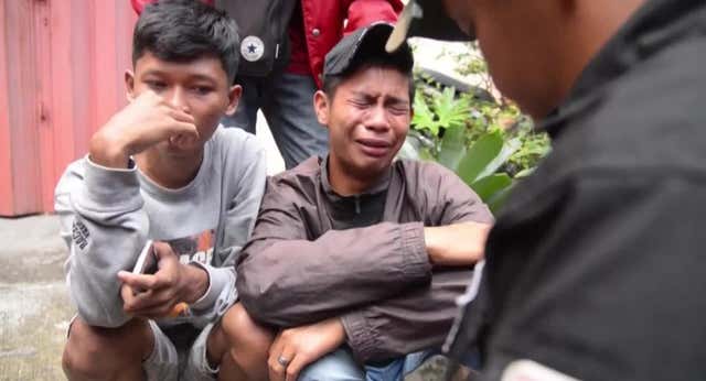 Tragedia en Indonesia: la Policía vuelve a hablar de 127 muertos