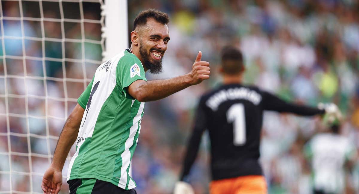 Borja Iglesias, durante el partido ante el Girona FC. /GETTYIMAGES