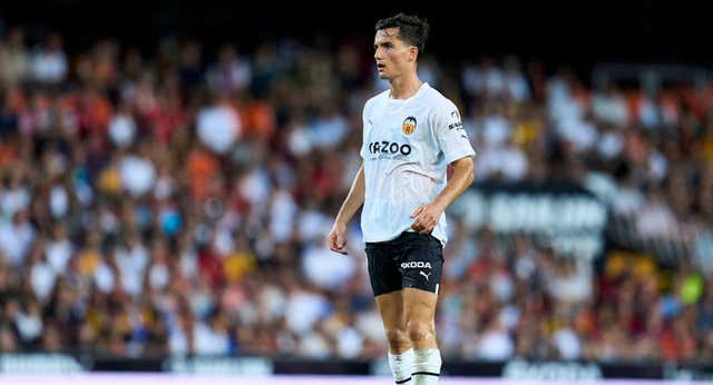 El Valencia ata a Guillamón hasta 2026