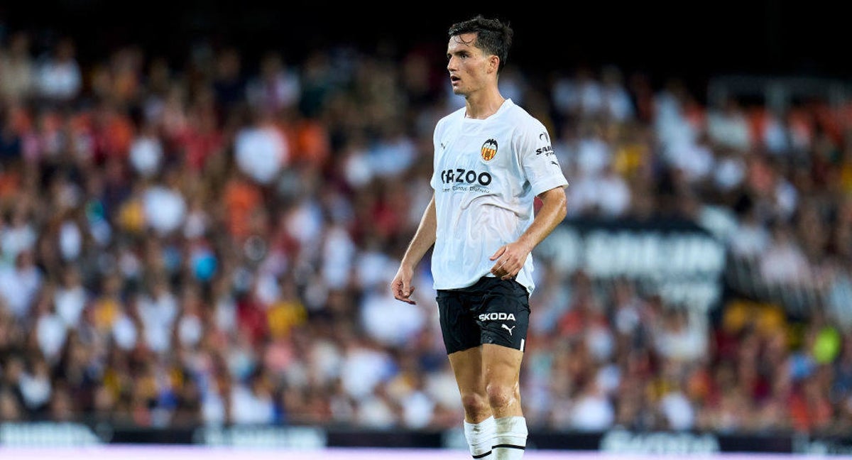 Hugo Guillamón con el Valencia.