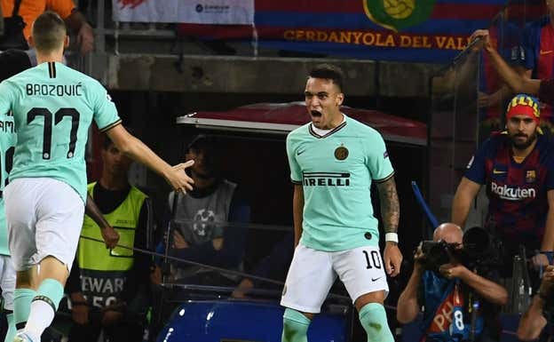 Lautaro celebra un gol en el Campo Nou |  getty images