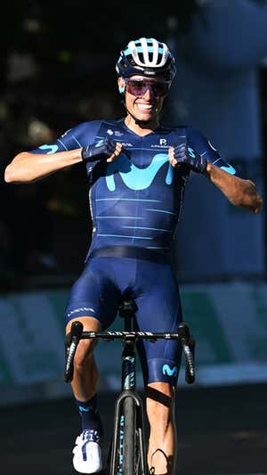 Enric Mas celebra su victoria en el Giro dell'Emilia.  GETTY IMAGES