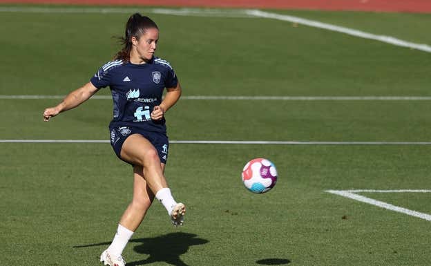 Nerea Eizagirre, durante la preparación de la Eurocopa en Las Rozas.  GETTY