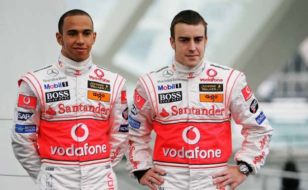 Lewis Hamilton y Fernando Alonso, durante su etapa en McLaren.  GETTY