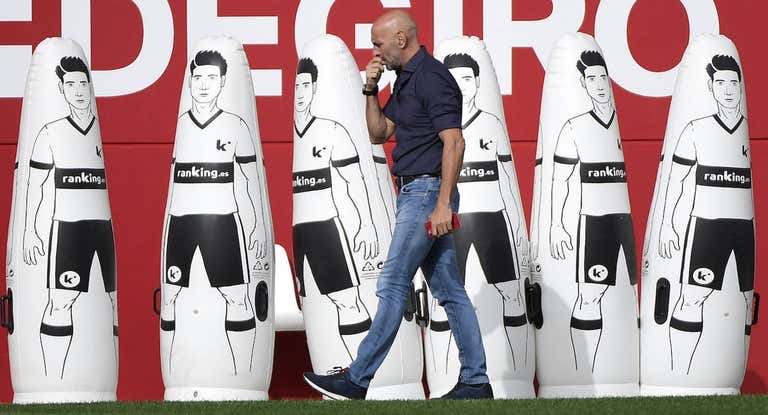 El director deportivo del Sevilla, Monchi, en la ciudad deportiva.