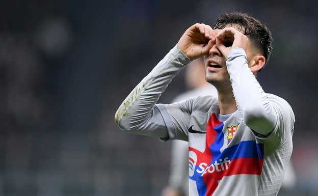 Pedri, celebra un gol con el Barça en Milán que luego fue anulado.  GETTY