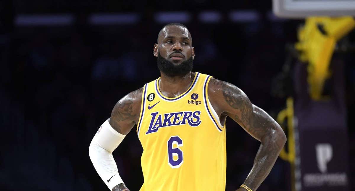 LeBron James, en una imagen de archivo con los Lakers.