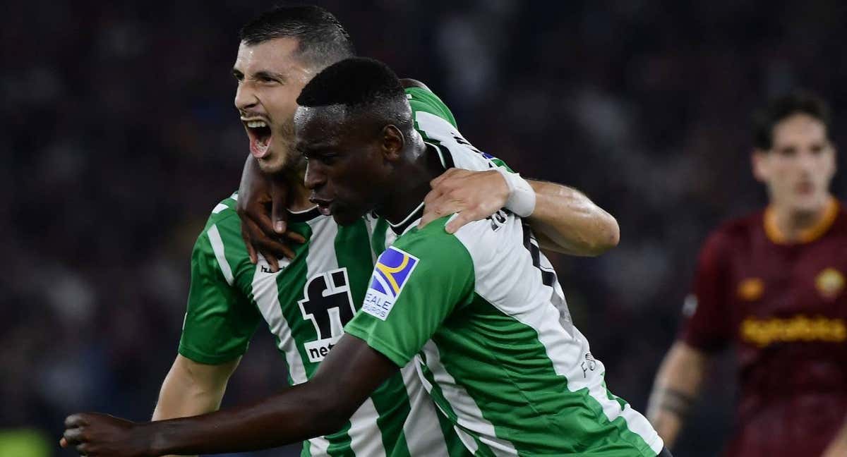 El Betis celebra su victoria en el Olímpico.