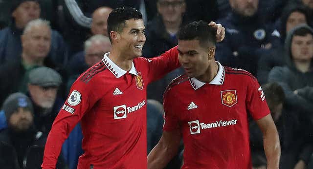 Cristiano hace historia con Casemiro de fondo
