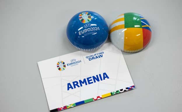 La bola del sorteo de la EURO 2024 con el nombre de la selección de Armenia.  GETTY IMAGES