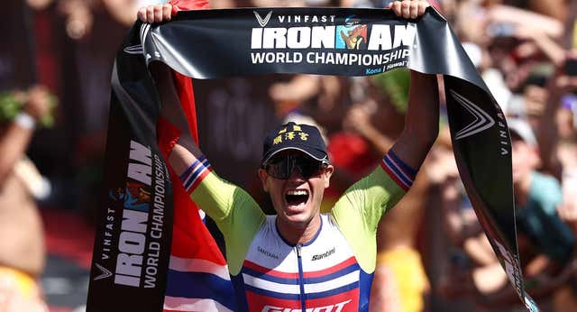 Gustav Iden brilla en el Ironman de Kona con su gorra de la suerte