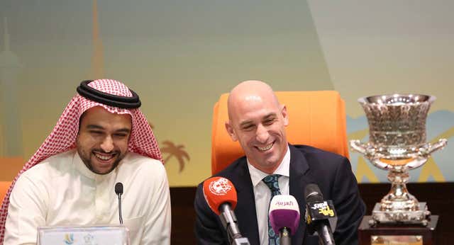 Guerra judicial abierta entre el Valencia y la RFEF