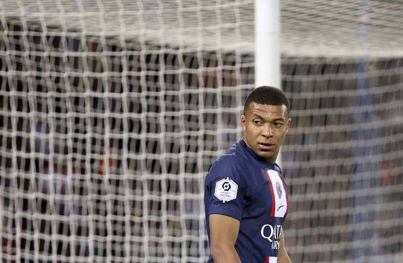 El descontento de Mbappé con el PSG tiene una razón deportiva