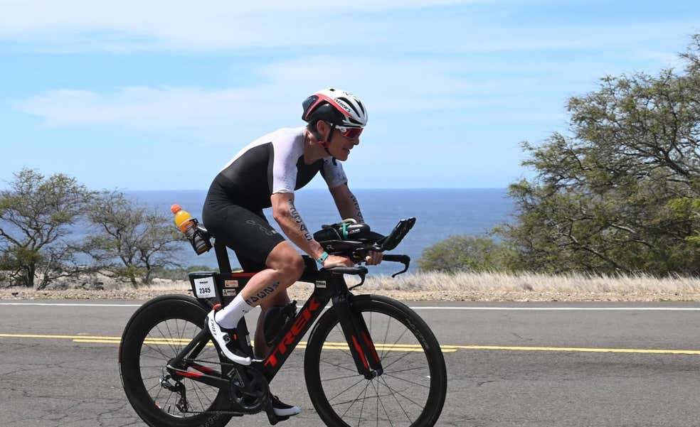 Empezó con el triatlón en 2014 y ahora con 50 años ha completado su décimo Ironman