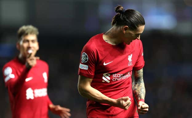 Darwin marcó el tercero de los siete goles del Liverpool ante el Rangers.  GETTY