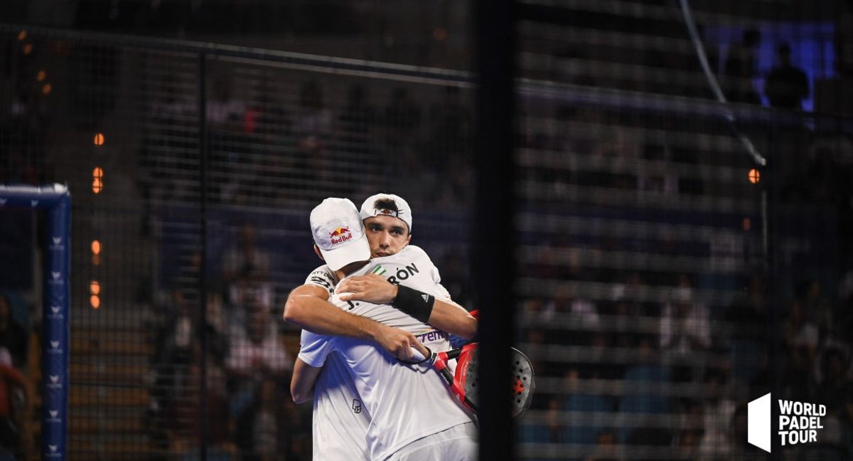 Ale Galán y Juan Lebrón abrazándose en el Open de Santander