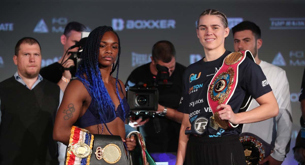 Claressa Shields y Savannah Marshall en el pesaje previo a su combate./BOXXER