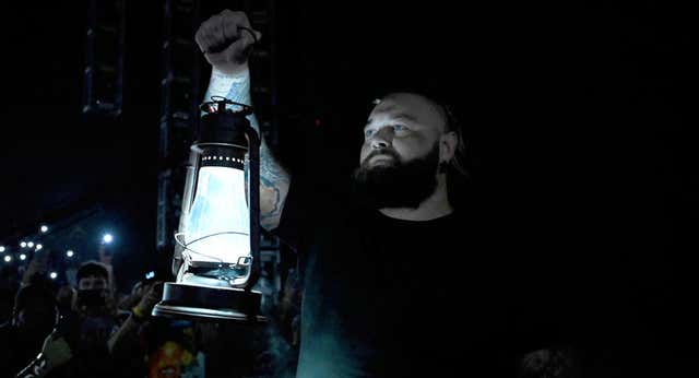 Bray Wyatt incendia las redes tras salir de su personaje: “Puedo daros las gracias por salvar mi vida”