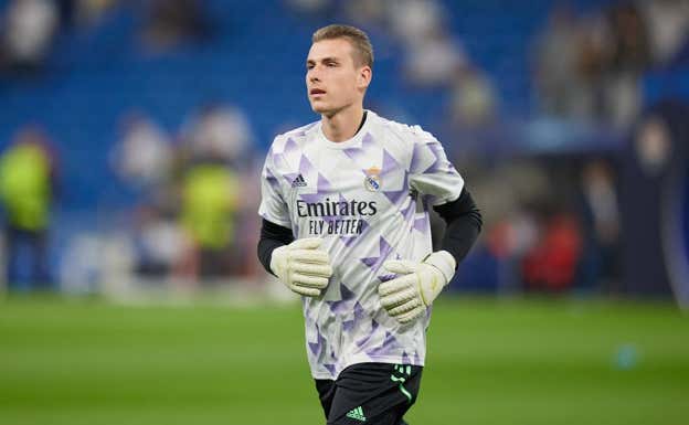 Lunin, durante un calentamiento esta temporada. GETTY
