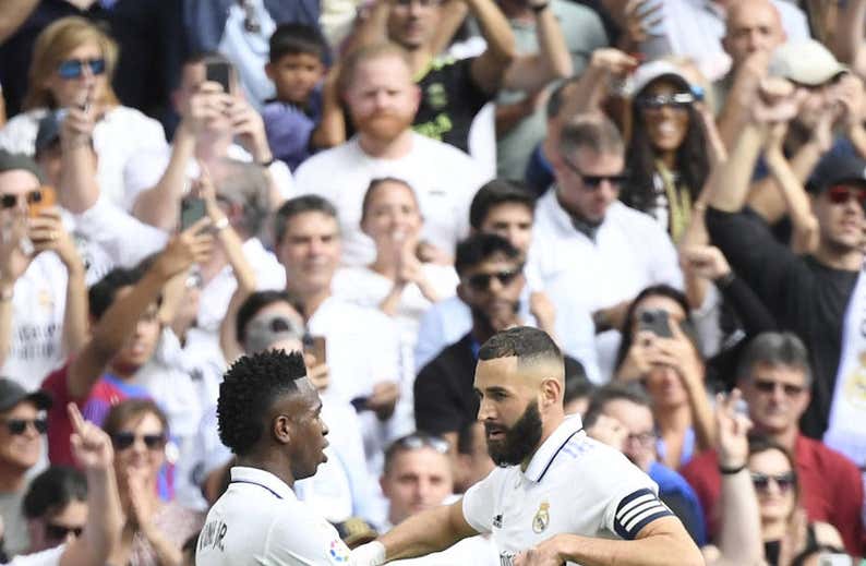 El Madrid convierte al Barça en un juguete
