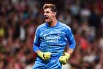 Courtois levanta su primer Yashin